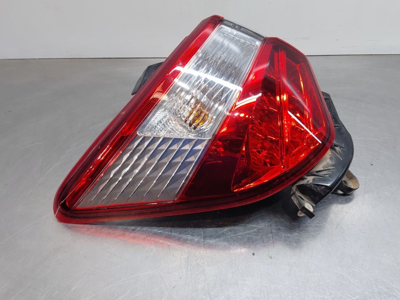 Recambio de piloto trasero izquierdo para toyota yaris advance referencia OEM IAM 815600DB70  
