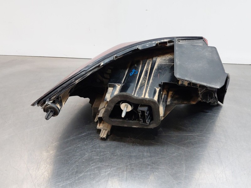 Recambio de piloto trasero derecho para opel corsa f hybrid referencia OEM IAM 9829317880  