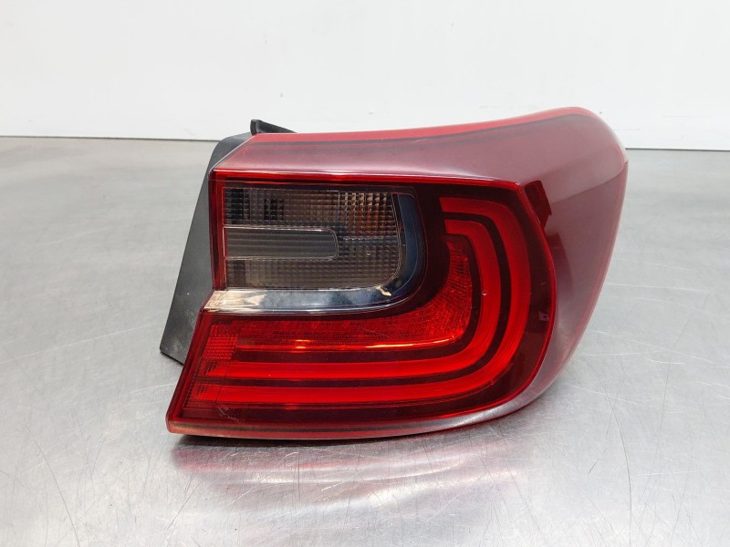 Recambio de piloto trasero derecho para kia ceed (cd) 1.4 referencia OEM IAM 92402J7050  