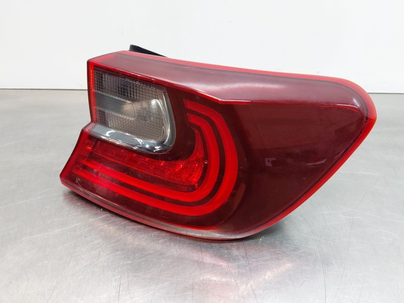 Recambio de piloto trasero derecho para kia ceed (cd) 1.4 referencia OEM IAM 92402J7050  
