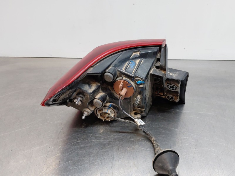 Recambio de piloto trasero derecho para kia ceed (cd) 1.4 referencia OEM IAM 92402J7050  