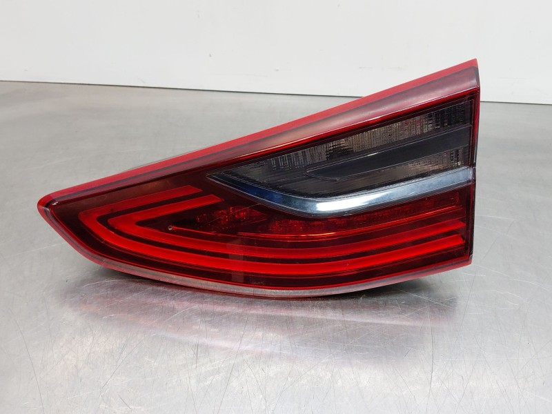 Recambio de piloto trasero derecho interior para kia ceed (cd) 1.4 referencia OEM IAM 92404J7050  