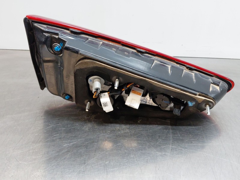 Recambio de piloto trasero derecho interior para kia ceed (cd) 1.4 referencia OEM IAM 92404J7050  