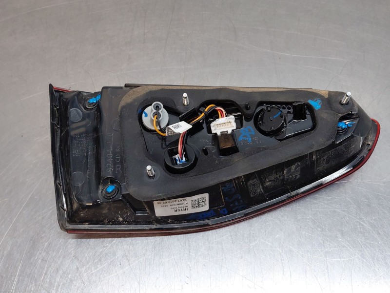 Recambio de piloto trasero derecho interior para kia ceed (cd) 1.4 referencia OEM IAM 92404J7050  