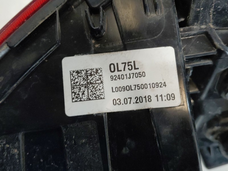 Recambio de piloto trasero izquierdo para kia ceed (cd) 1.4 referencia OEM IAM 92401J7050  