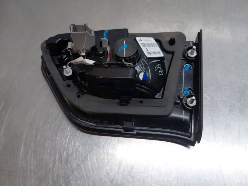 Recambio de piloto trasero izquierdo interior para jeep compass ii longitude referencia OEM IAM 55112685AA  