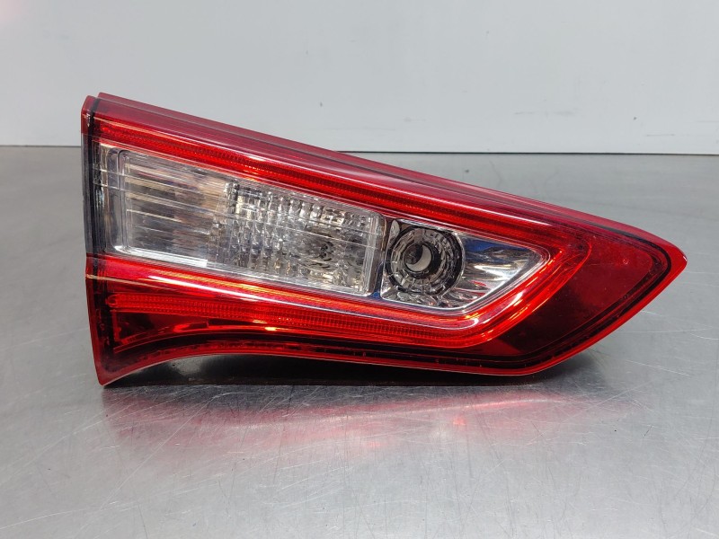 Recambio de piloto trasero izquierdo interior para toyota yaris advance referencia OEM IAM 815910D620  