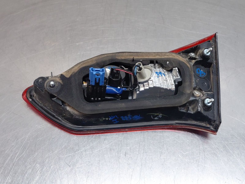 Recambio de piloto trasero izquierdo interior para toyota yaris advance referencia OEM IAM 815910D620  