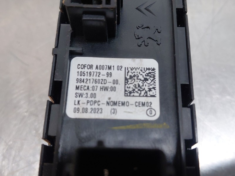Recambio de mando elevalunas delantero izquierdo para peugeot 2008 (p2) active referencia OEM IAM 98421760ZD  