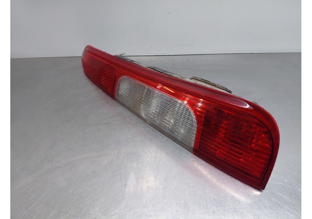 Recambio de piloto trasero derecho para ford focus c-max (dm2) 1.6 tdci referencia OEM IAM 1347454  
