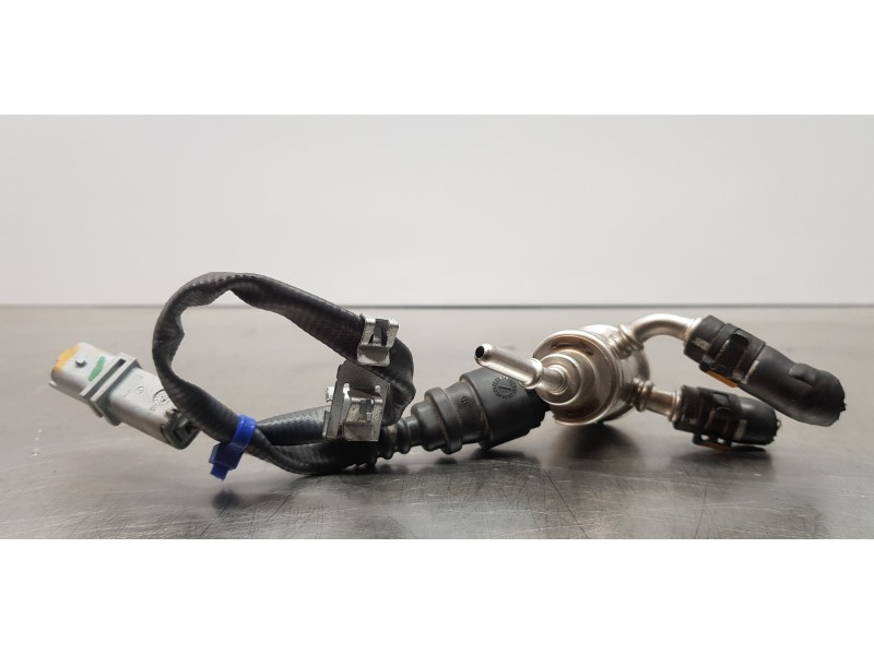 Recambio de inyector para nissan primastar cerrada referencia OEM IAM 160728750R  