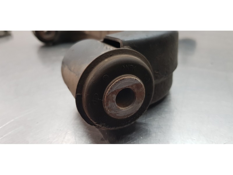 Recambio de brazo suspension inferior delantero izquierdo para ssangyong rodius xdi limited referencia OEM IAM 4450121001  