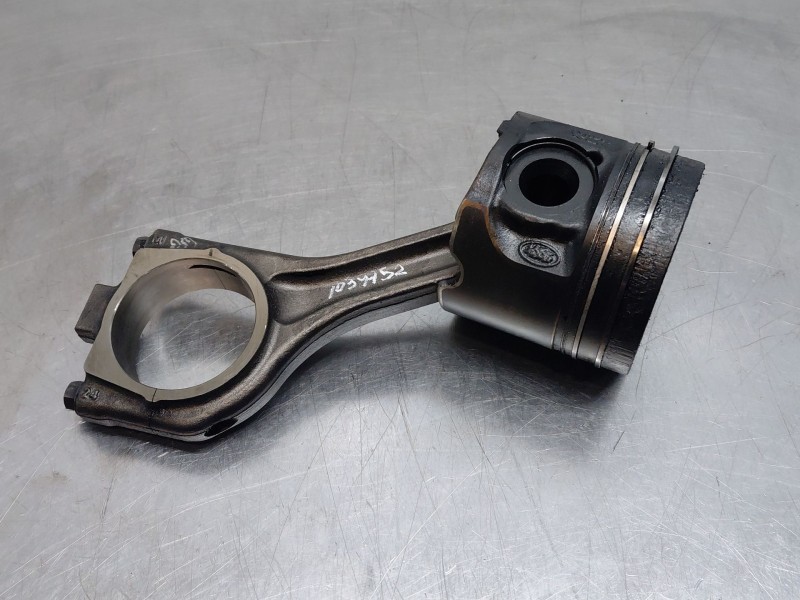 Recambio de biela para land rover range rover evoque (l551) 2.0 d180 mhev 4x4 referencia OEM IAM   