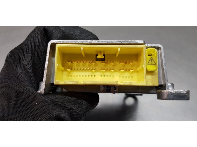Recambio de centralita airbag para toyota auris active referencia OEM IAM 8917002J40   Recambio de centralita airbag para toyota auris active referencia OEM IAM 8917002J40