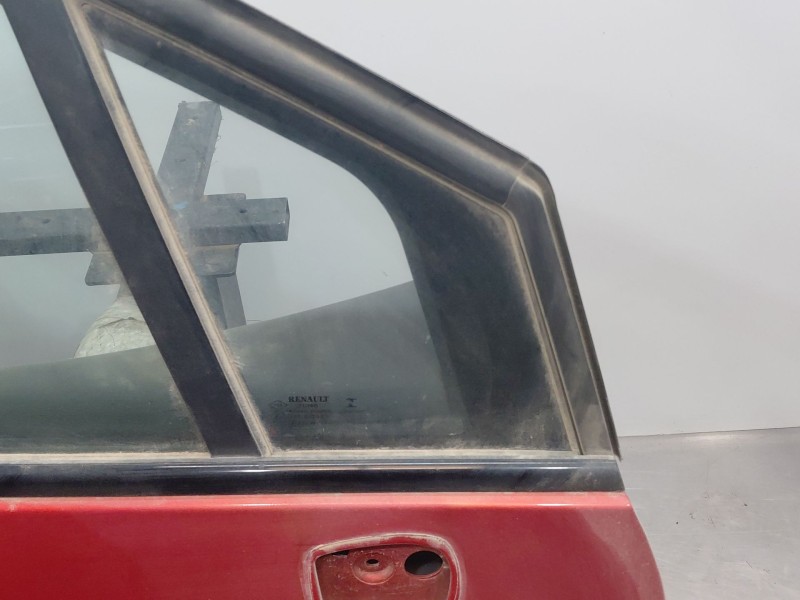 Recambio de puerta delantera derecha para renault captur techno referencia OEM IAM 801009996R  