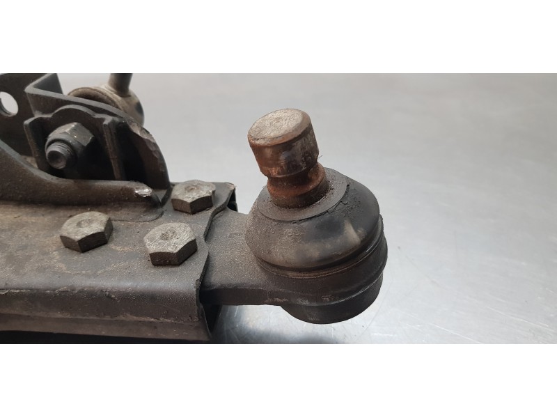 Recambio de brazo suspension inferior delantero izquierdo para ssangyong rodius xdi limited referencia OEM IAM 4450121001  