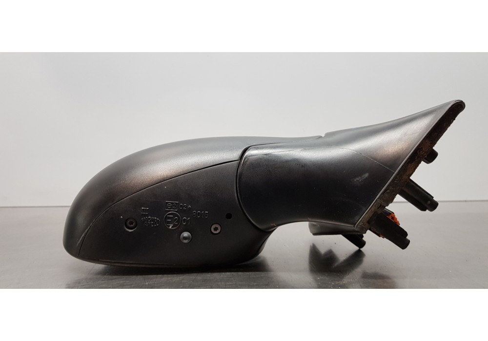 Recambio de retrovisor derecho para citroen xsara picasso 1.6 hdi 90 sx referencia OEM IAM 815351  