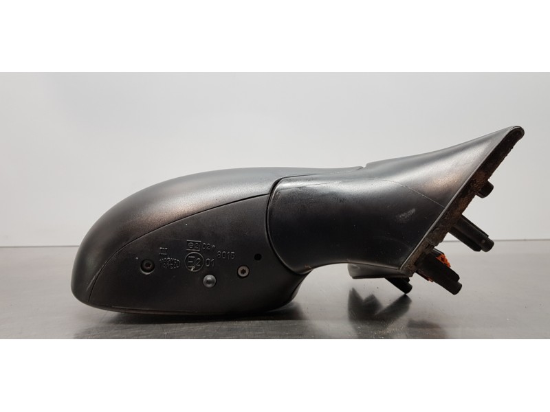 Recambio de retrovisor derecho para citroen xsara picasso 1.6 hdi 90 sx referencia OEM IAM 815351  