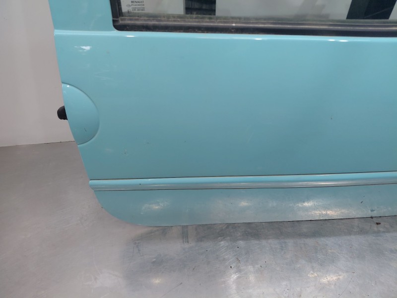 Recambio de puerta delantera derecha para renault twingo emotion referencia OEM IAM 801008682R  