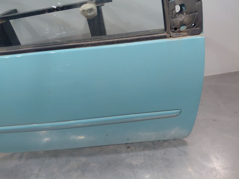 Recambio de puerta delantera derecha para renault twingo emotion referencia OEM IAM 801008682R  