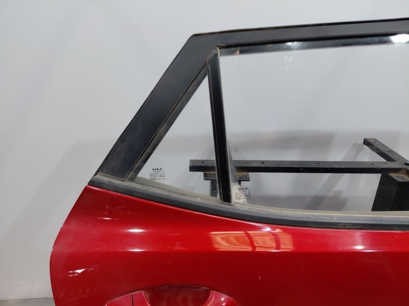Recambio de puerta trasera derecha para kia stonic (ybcuv) drive referencia OEM IAM 77004H8400  