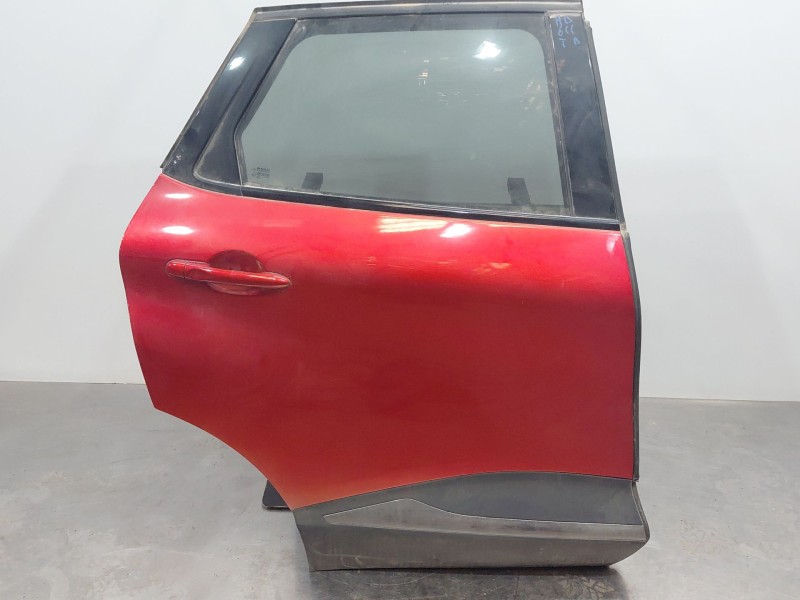 Recambio de puerta trasera derecha para renault captur techno referencia OEM IAM 821007384R  