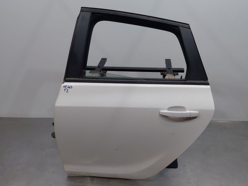 Recambio de puerta trasera izquierda para opel astra j (p10) 1.7 cdti (68) referencia OEM IAM 13285610  