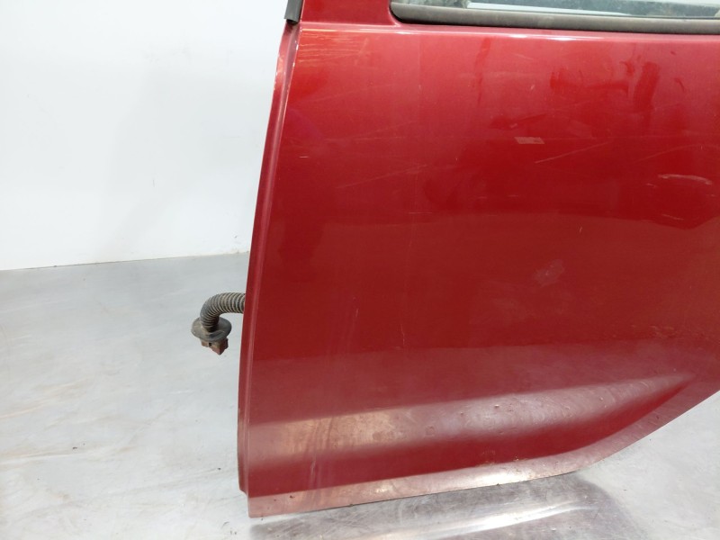 Recambio de puerta trasera izquierda para dacia sandero essence referencia OEM IAM 821017625R  