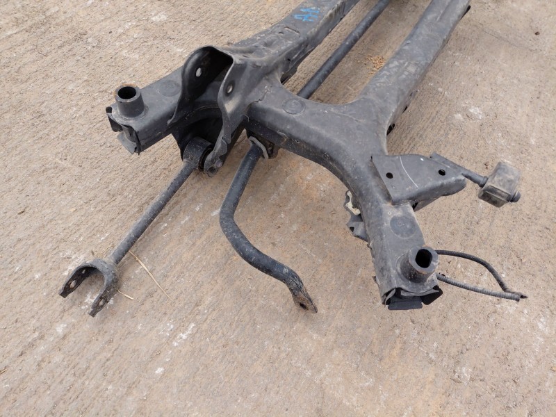 Recambio de puente trasero para lexus ux (za10) essence referencia OEM IAM 5120676010  