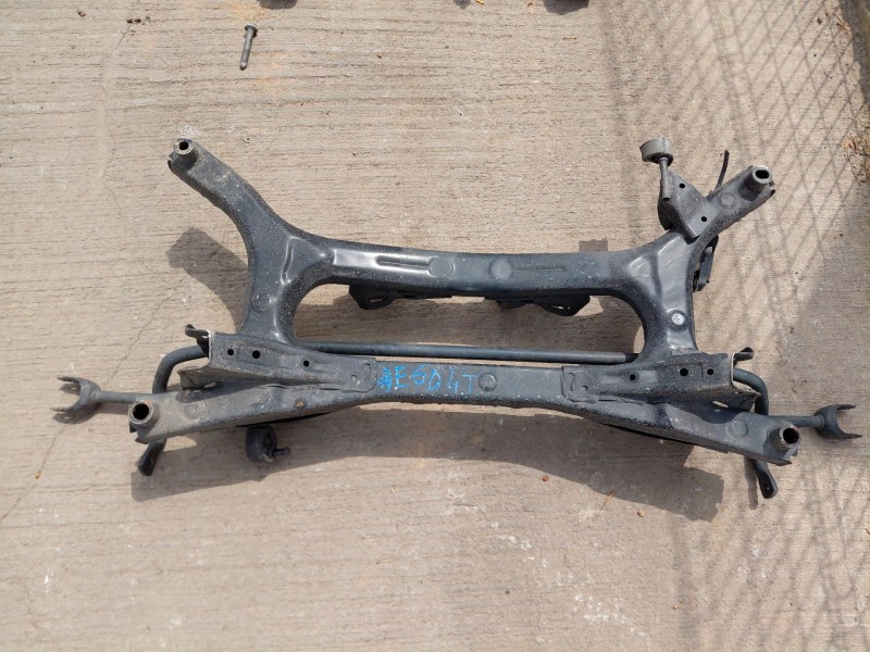 Recambio de puente trasero para lexus ux (_aa1_, _ah1_, _ma1_) 200 (mzaa10) referencia OEM IAM 5120676010  