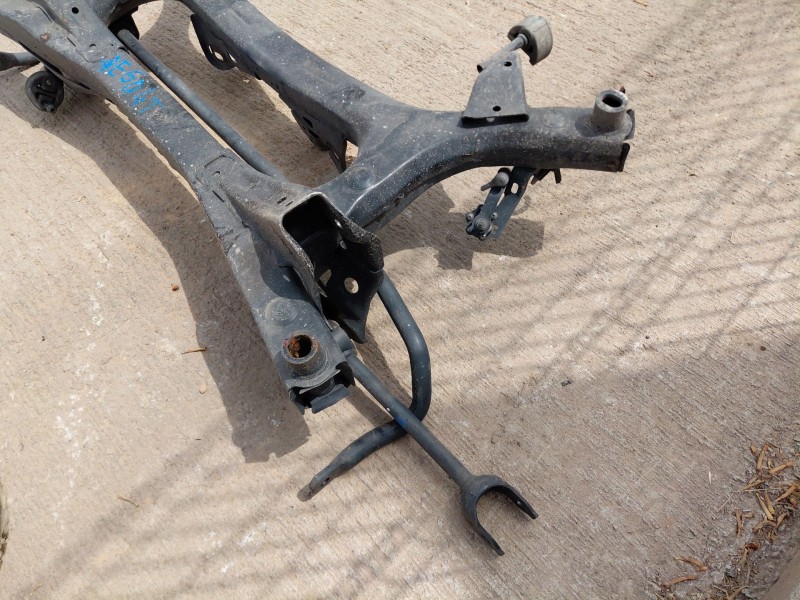 Recambio de puente trasero para lexus ux (_aa1_, _ah1_, _ma1_) 200 (mzaa10) referencia OEM IAM 5120676010  