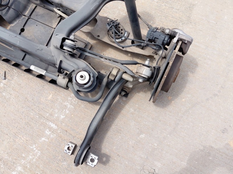 Recambio de puente trasero para mercedes-benz clase gla (w156) 200 d referencia OEM IAM A2423500000  