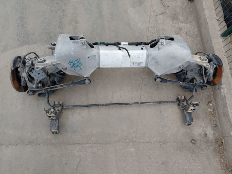 Recambio de puente trasero para peugeot 508 active referencia OEM IAM 9817524080  