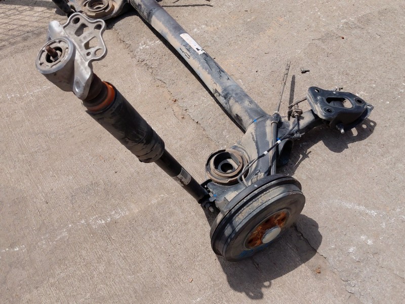 Recambio de puente trasero para opel corsa e design referencia OEM IAM 39010958  