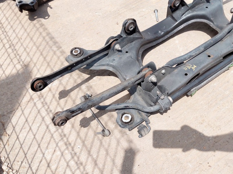 Recambio de puente trasero para land rover range rover evoque (l538) 2.0 d 4x4 referencia OEM IAM LR072077  