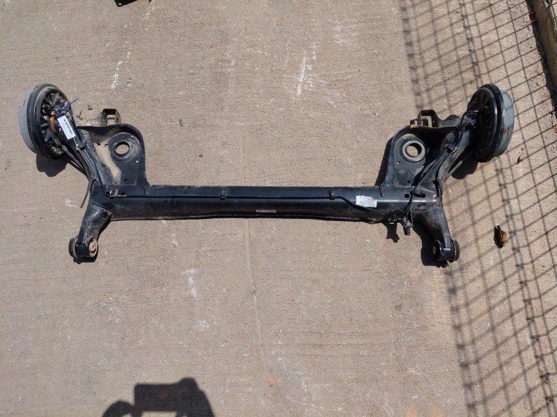 Recambio de puente trasero para volkswagen up! (122) high referencia OEM IAM 1S0500051A  