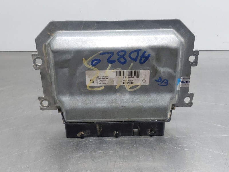 Recambio de centralita motor uce para dacia sandero essence referencia OEM IAM   