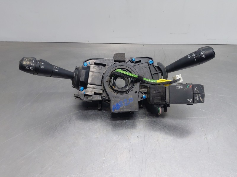 Recambio de mando multifuncion para dacia sandero essence referencia OEM IAM   