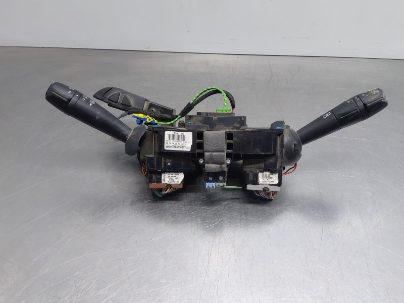 Recambio de mando multifuncion para dacia sandero essence referencia OEM IAM   