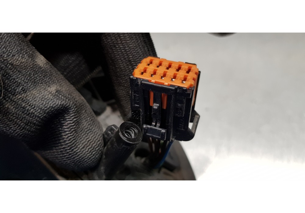 Recambio de retrovisor derecho para citroen xsara picasso 1.6 hdi 90 sx referencia OEM IAM 815351  