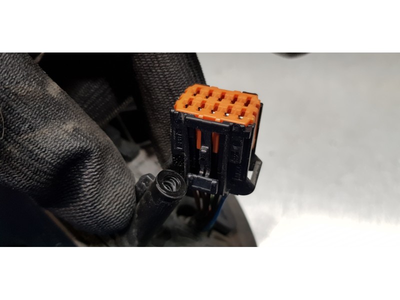 Recambio de retrovisor derecho para citroen xsara picasso 1.6 hdi 90 sx referencia OEM IAM 815351  