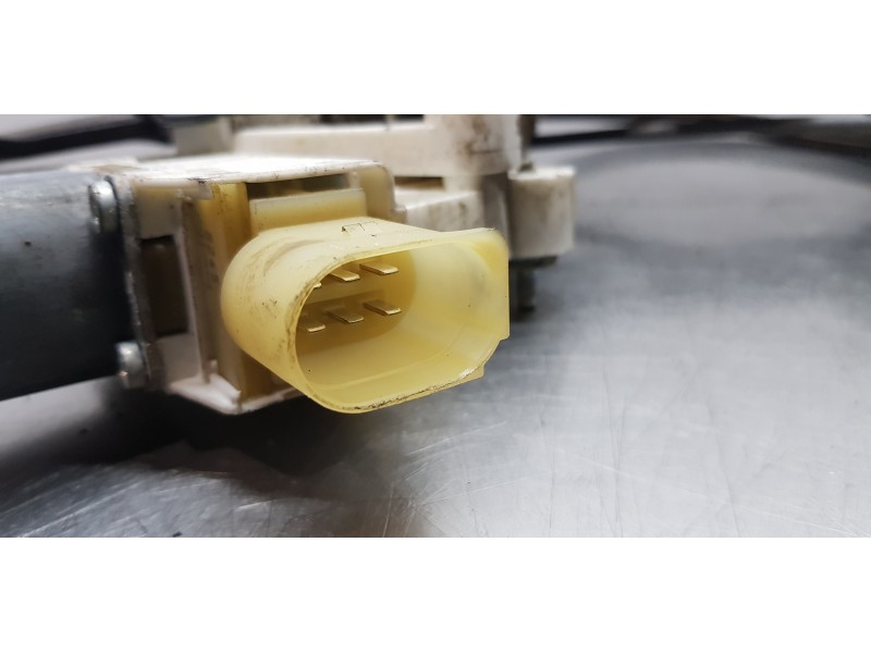 Recambio de elevalunas delantero derecho para bmw serie 1 berlina (e81/e87) 116i referencia OEM IAM 51337138466   Recambio de elevalunas delantero derecho para bmw serie 1 berlina (e81/e87) 116i referencia OEM IAM 51337138466