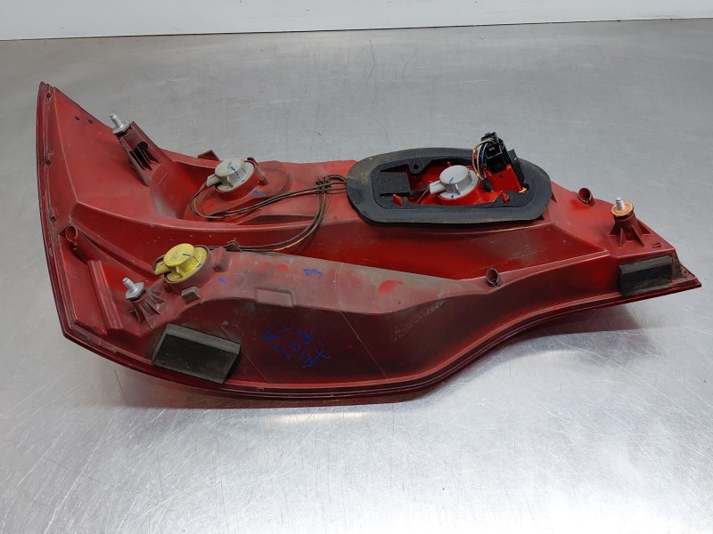Recambio de piloto trasero derecho para audi q7 (4lb) 3.0 tdi quattro referencia OEM IAM 4L0945094  