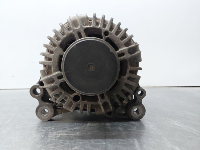 Recambio de alternador para seat altea (5p1) 1.9 tdi referencia OEM IAM 06F903023F  