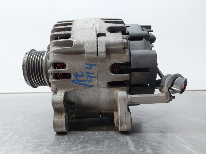 Recambio de alternador para seat altea (5p1) 1.9 tdi referencia OEM IAM 06F903023F  