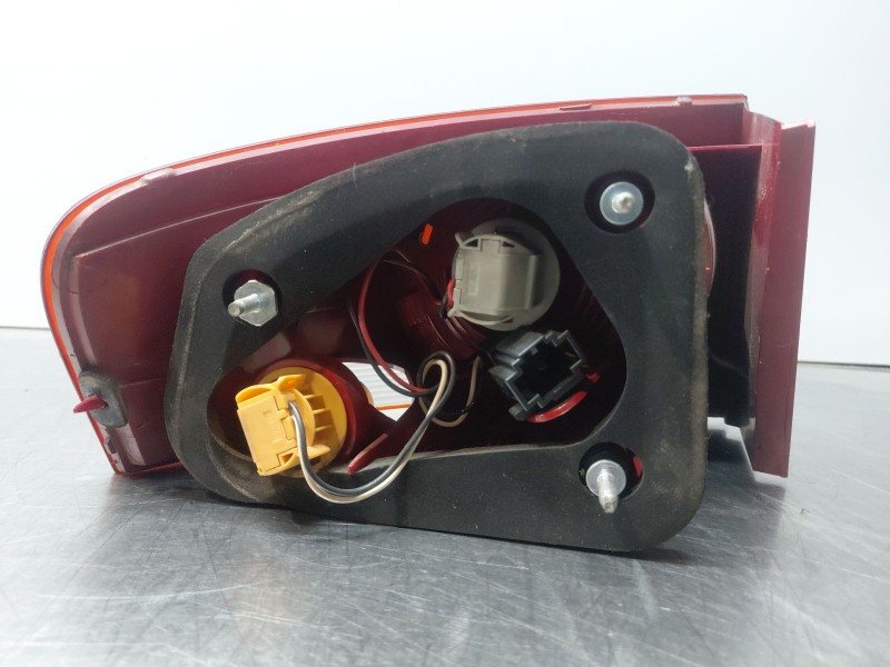 Recambio de piloto trasero derecho para seat altea (5p1) 1.9 tdi referencia OEM IAM 5P8945112A 5P8945096 
