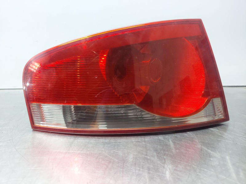 Recambio de piloto trasero izquierdo para seat altea (5p1) 1.9 tdi referencia OEM IAM 5P8945111A 5P8945095 