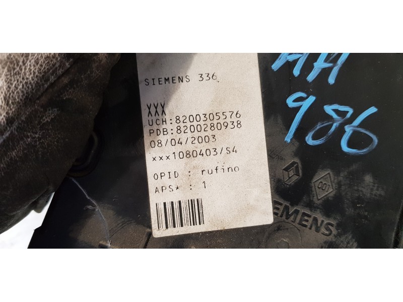 Recambio de caja reles / fusibles para renault megane ii berlina 5p privilege referencia OEM IAM 8200305576  