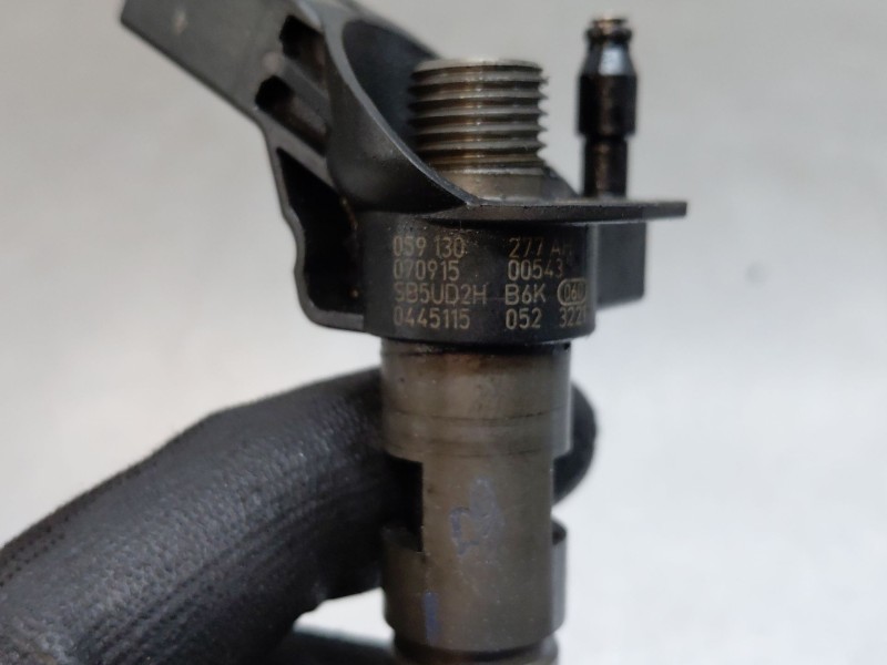 Recambio de inyector para audi q7 (4lb) 3.0 tdi quattro referencia OEM IAM 059130277BD  