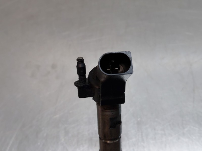 Recambio de inyector para audi q7 (4lb) 3.0 tdi quattro referencia OEM IAM 059130277BD  